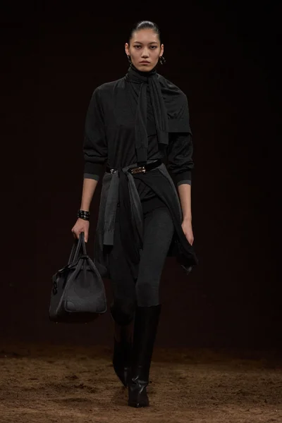 Look 30